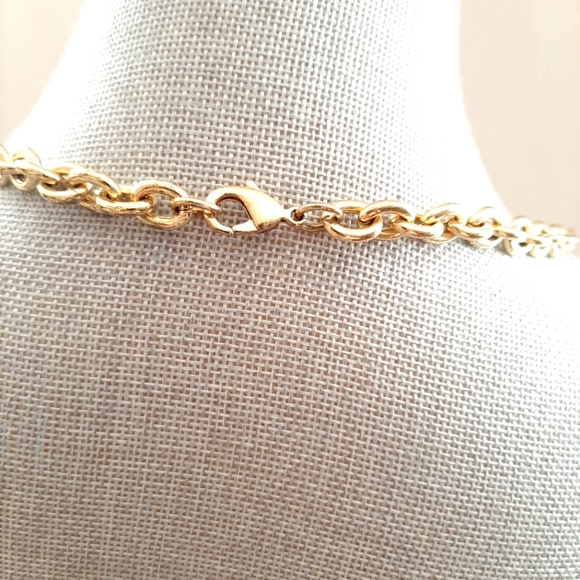 Gold Chunky Chain Necklace - Picture 2 of 4
